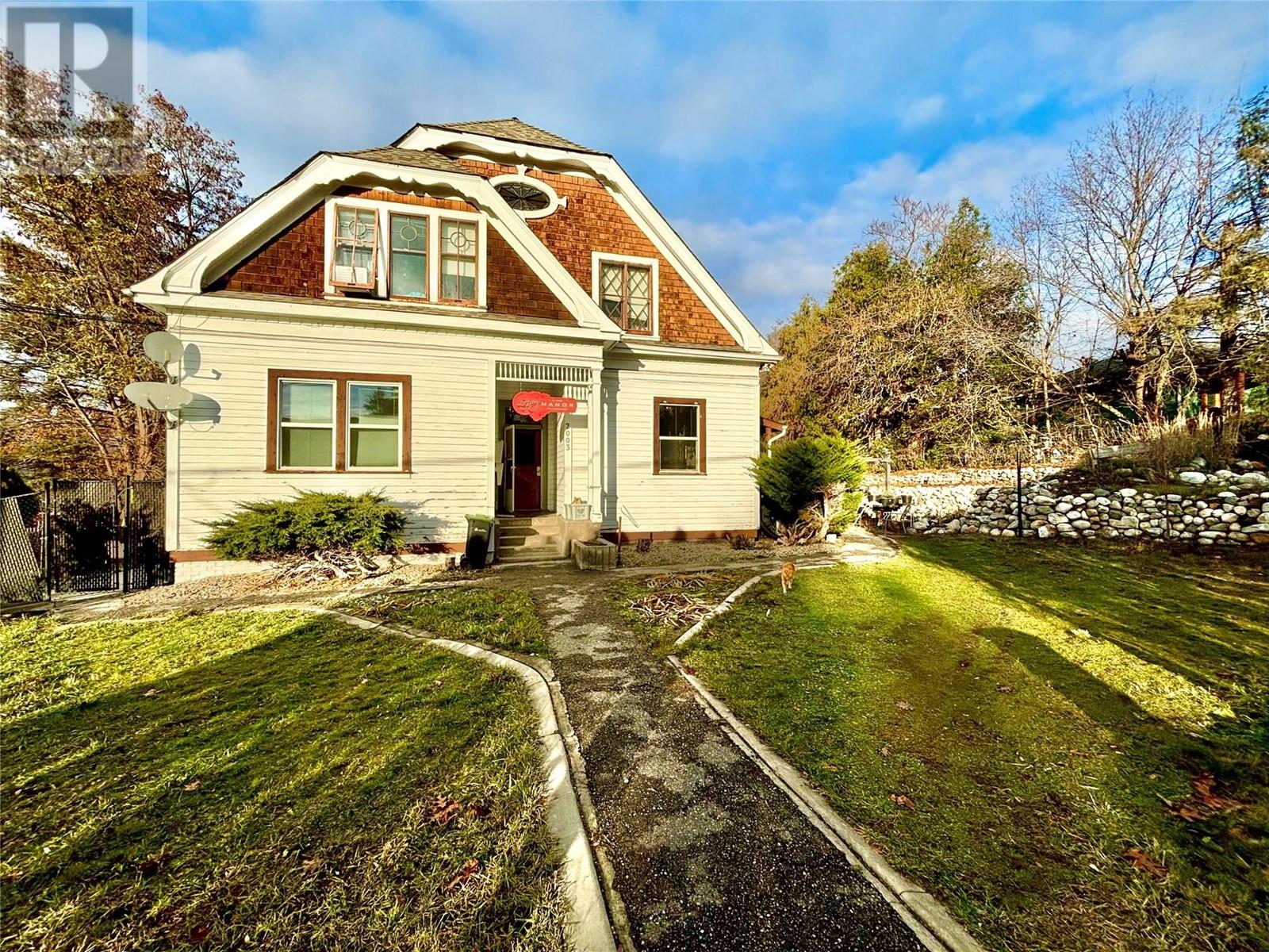  2003 37 Avenue, Vernon