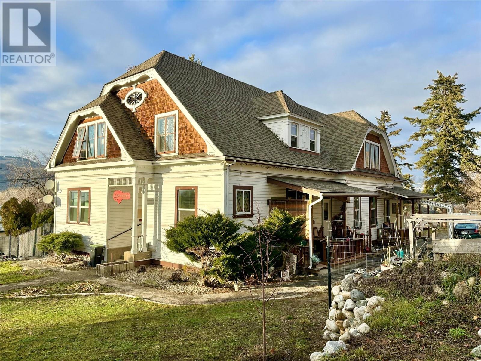  2003 37 Avenue, Vernon