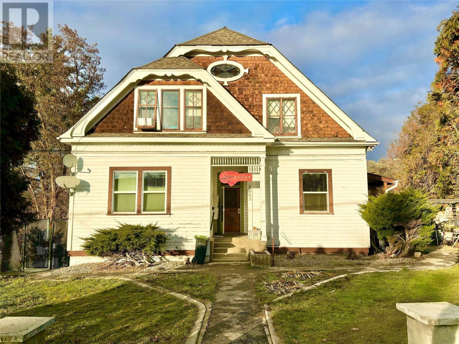  2003 37 Avenue, Vernon