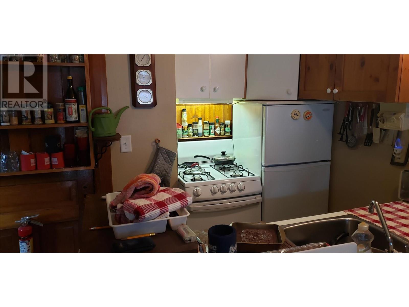  2003 37 Avenue, Vernon