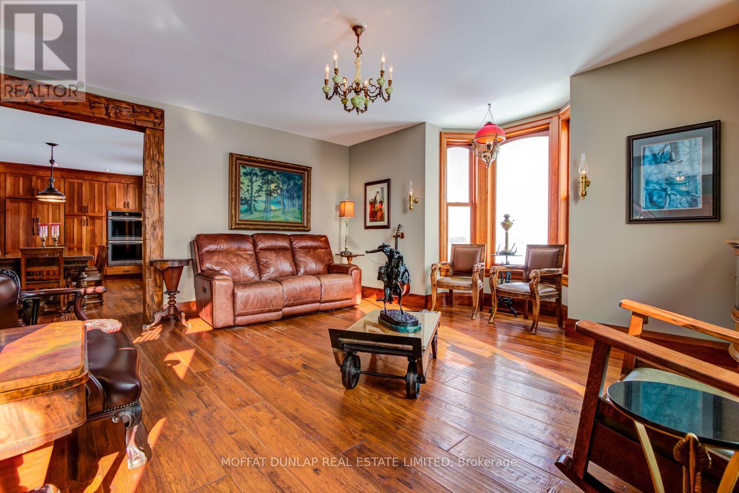 Photo 4 of 5556 Bell School Line, Burlington ON