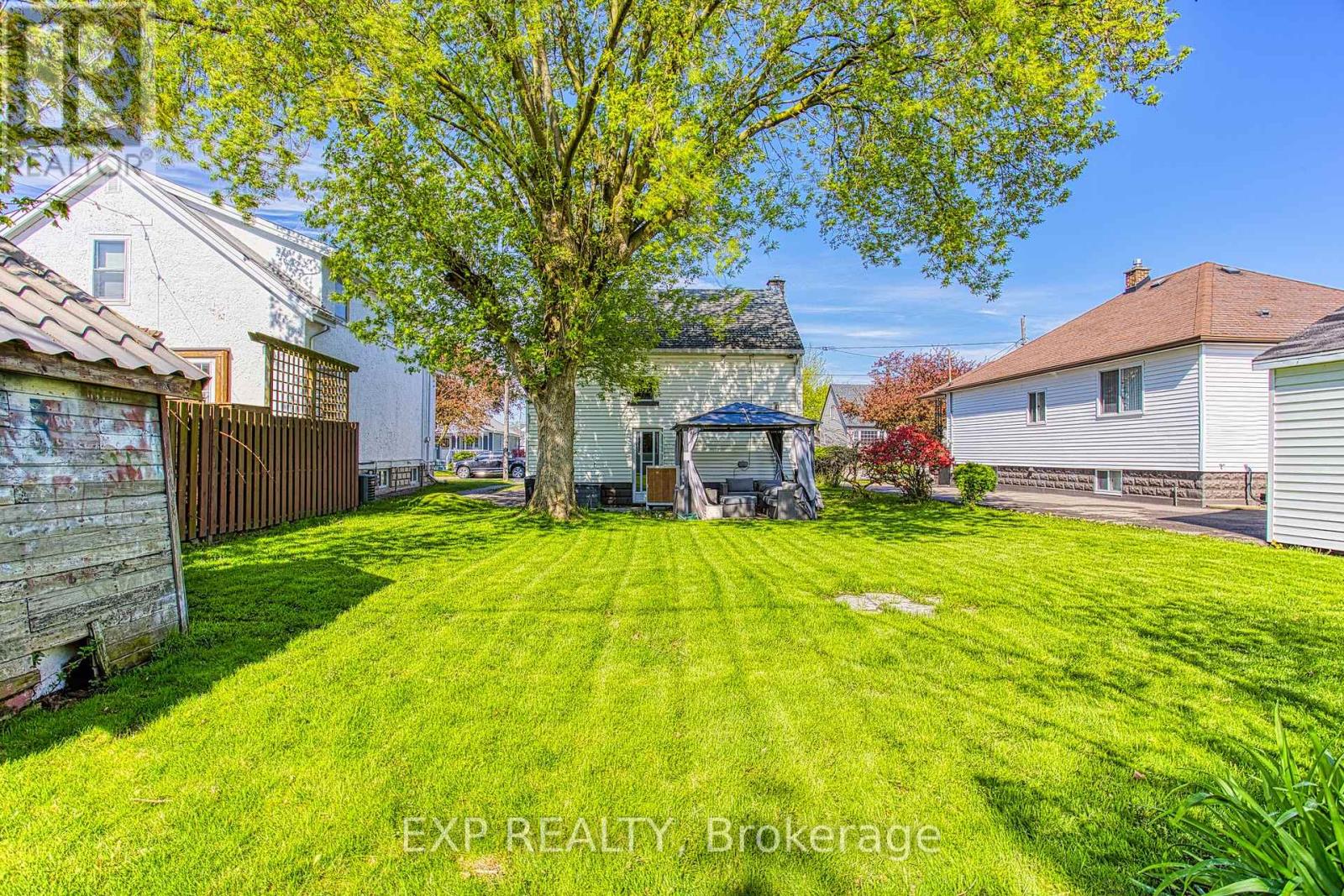 Photo 19 of 276 Mcalpine Avenue S, Welland ON