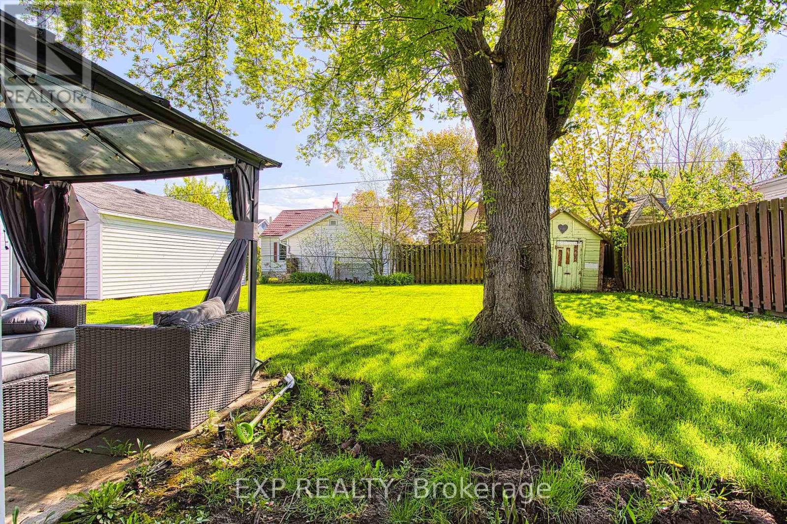 Photo 23 of 276 Mcalpine Avenue S, Welland ON