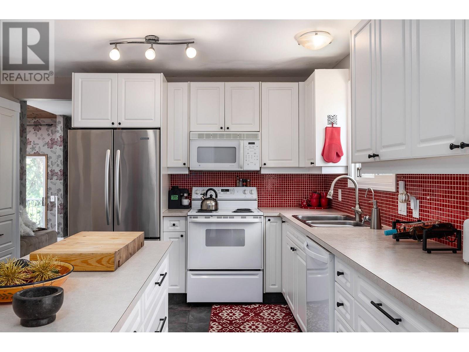  2172 Michelle Crescent, West Kelowna