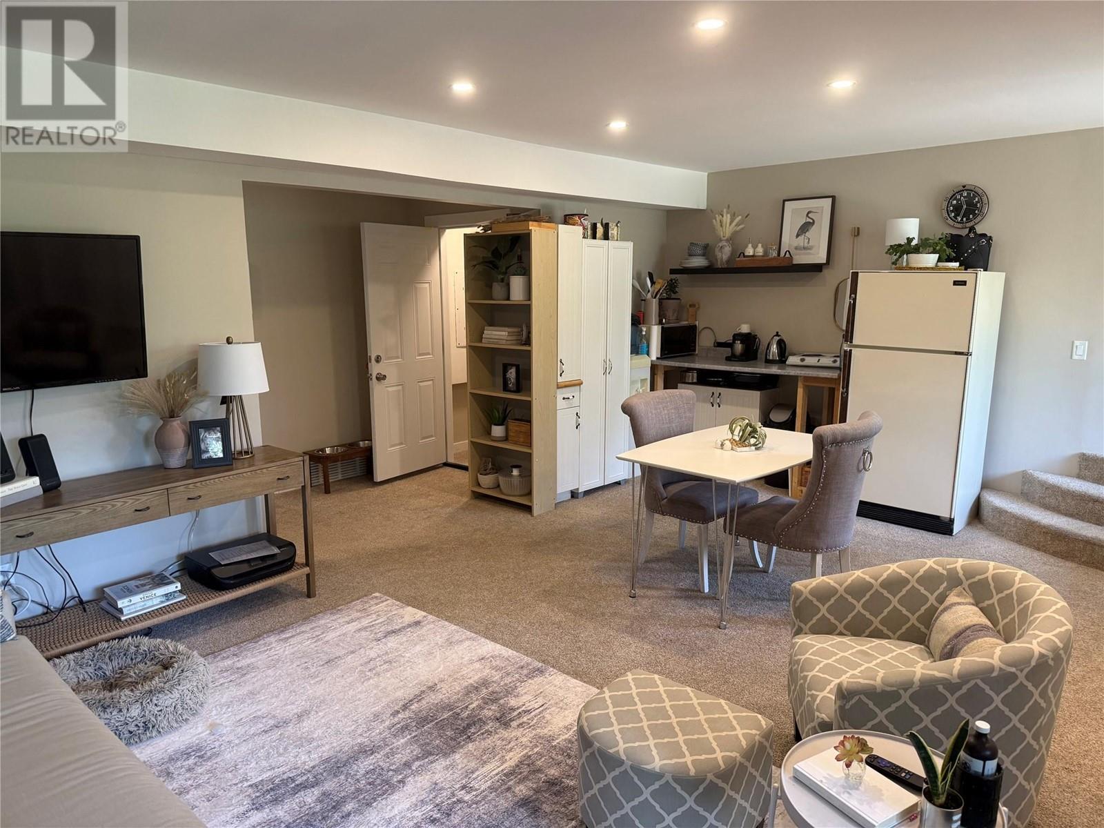  2172 Michelle Crescent, West Kelowna