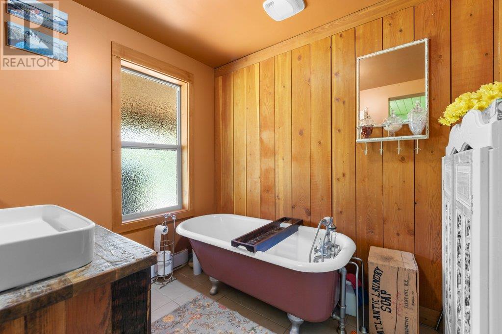 3850 Blythe-Rhone Road, Westbridge
