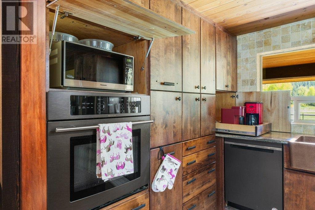 3850 Blythe-Rhone Road, Westbridge