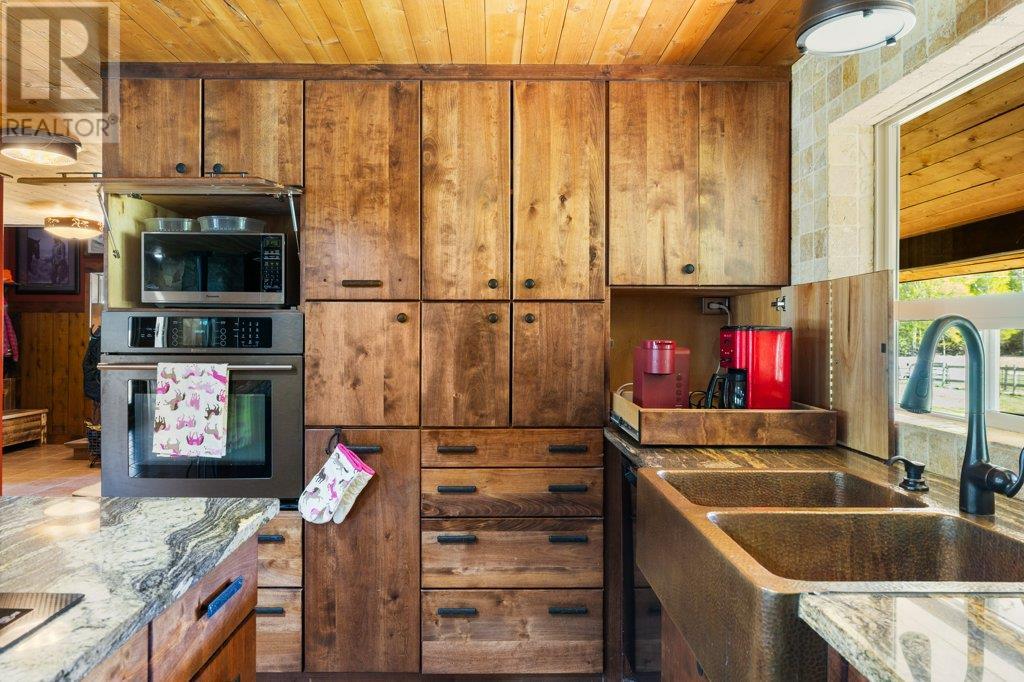 3850 Blythe-Rhone Road, Westbridge
