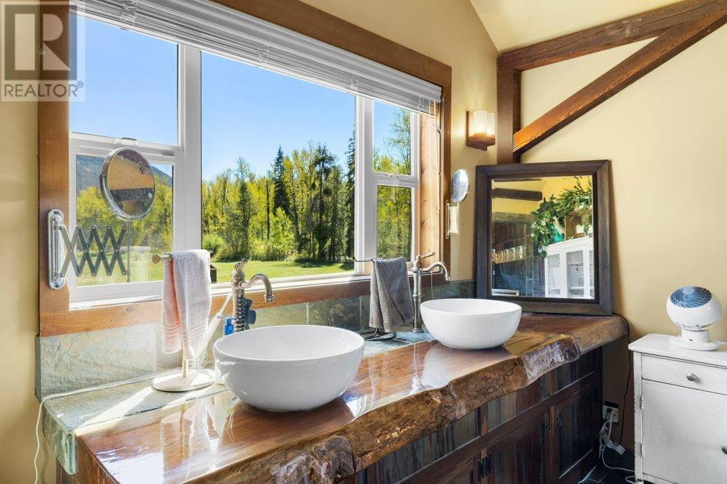 3850 Blythe-Rhone Road, Westbridge