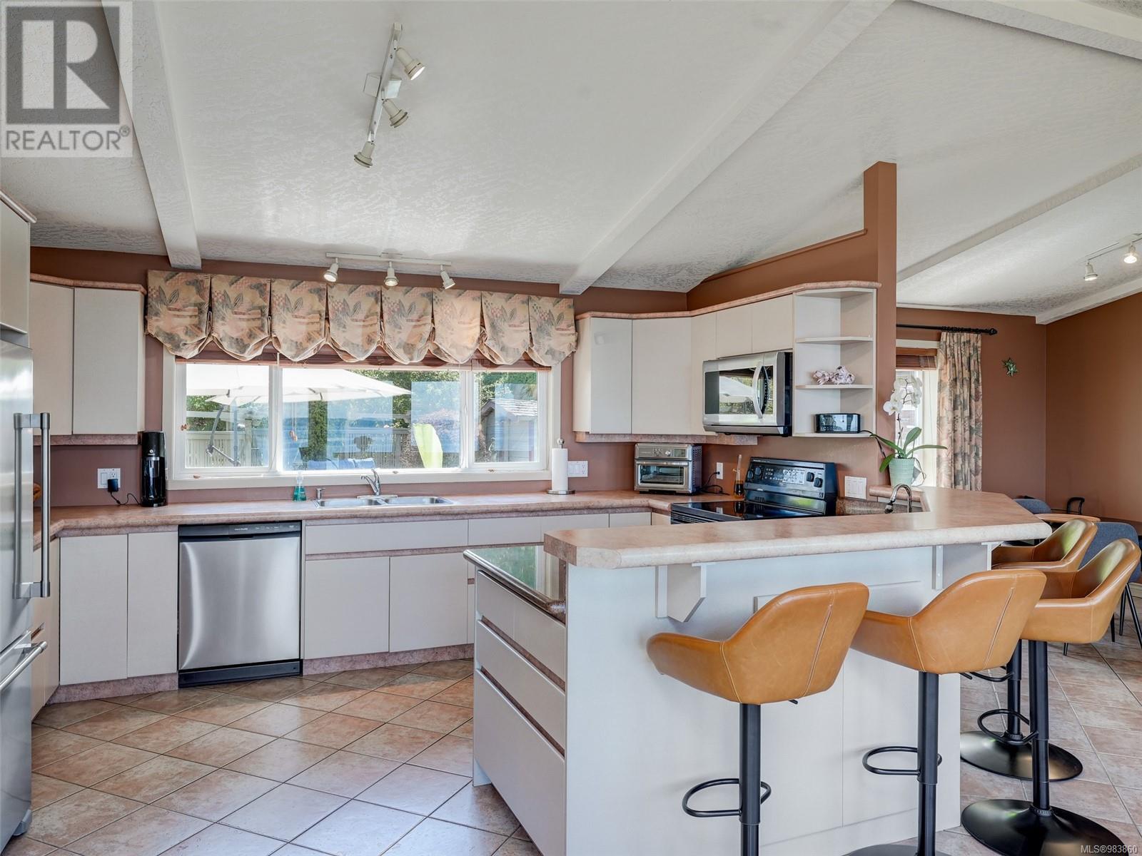 Photo 6 of 2606 James Island Rd, Central Saanich BC