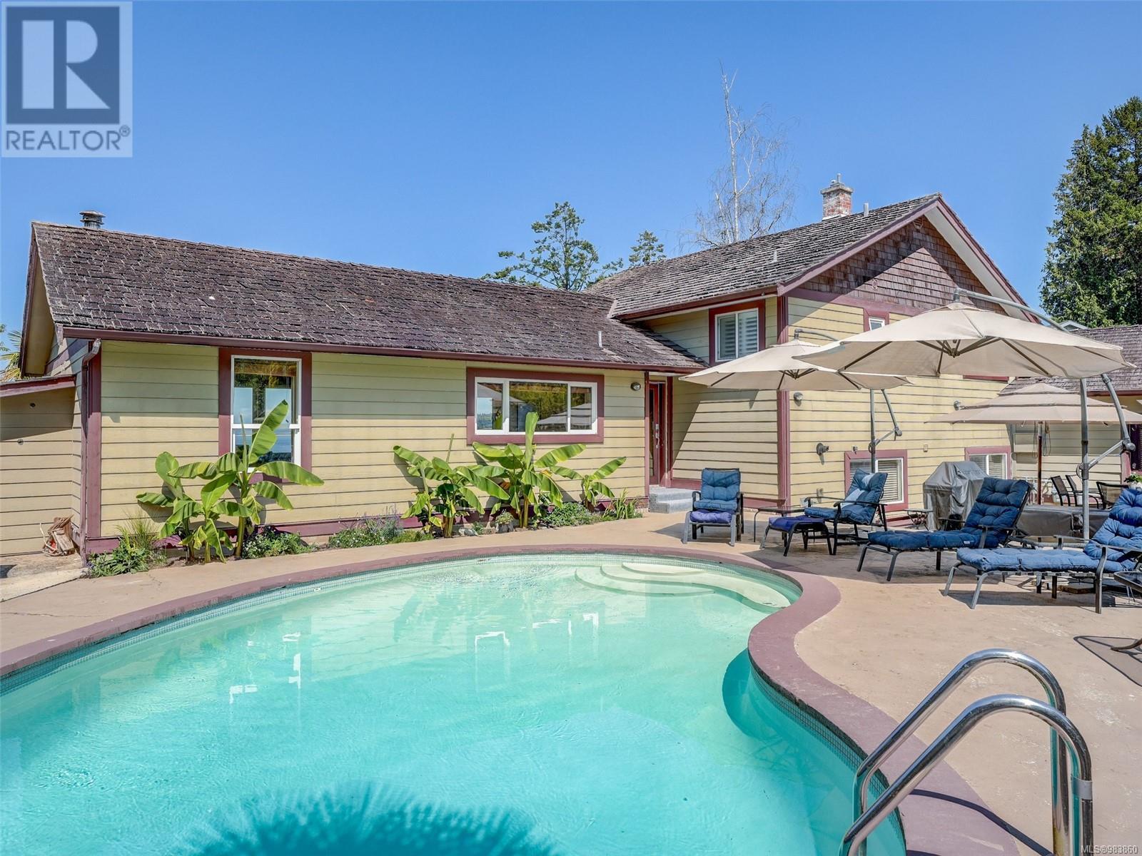Photo 2 of 2606 James Island Rd, Central Saanich BC