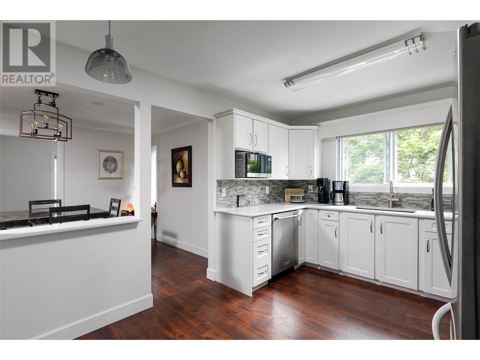 202 1055 Lawrence Avenue, Kelowna