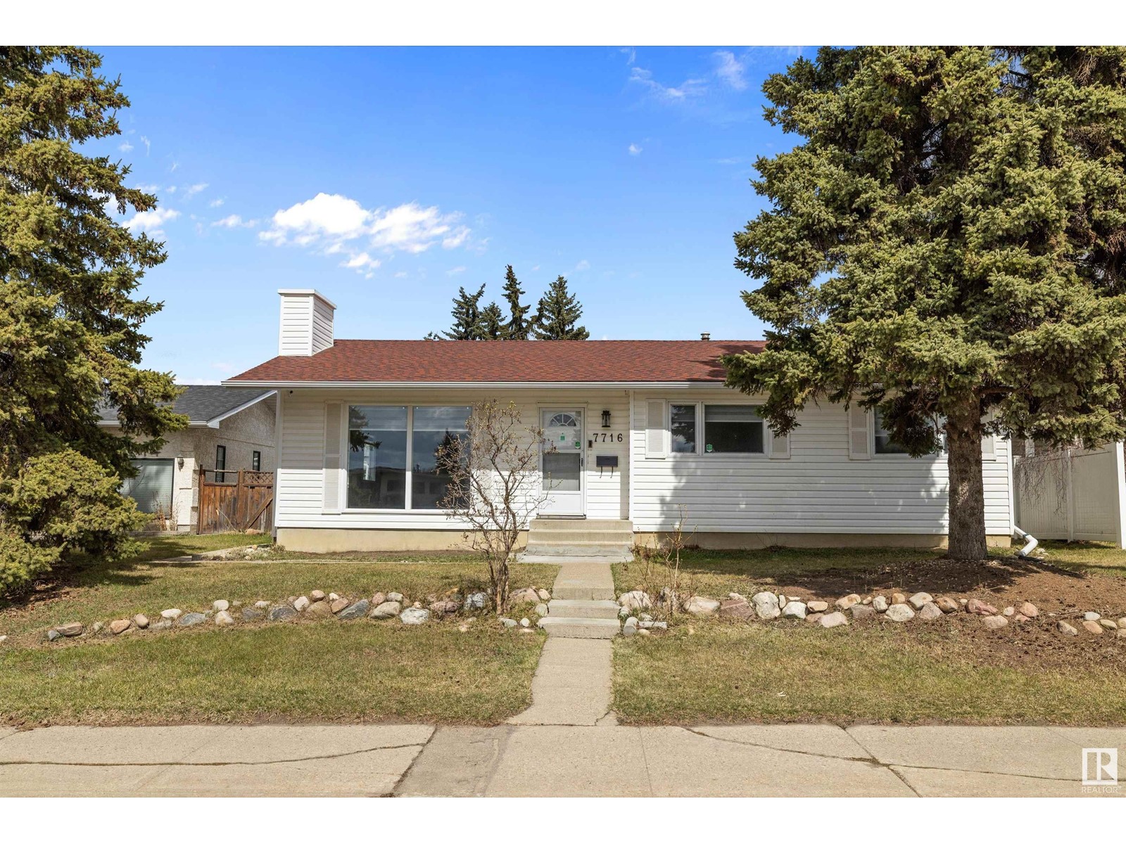 7716 144 AV NW, Edmonton