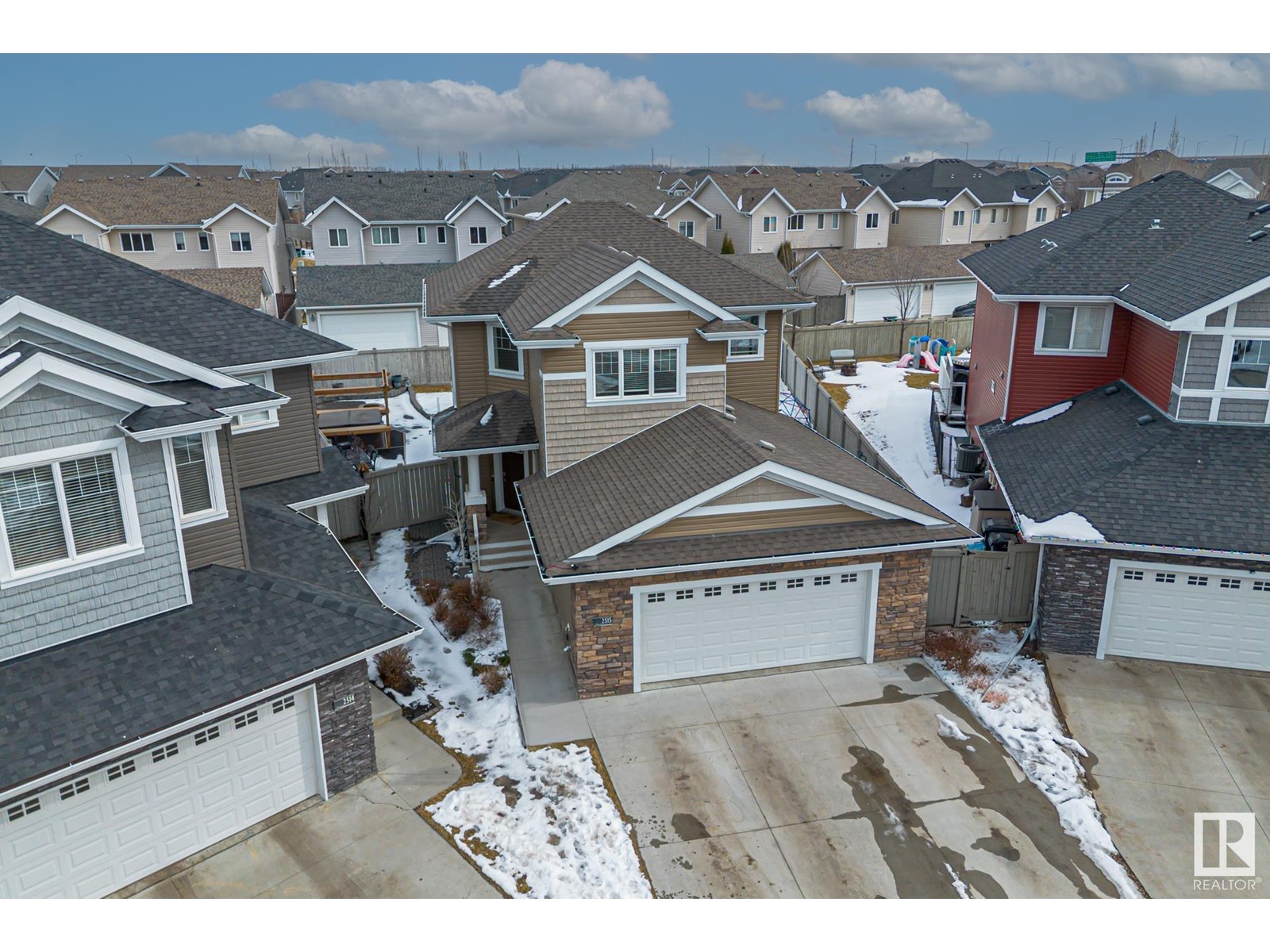 2515 Sparrow Court NW, Edmonton