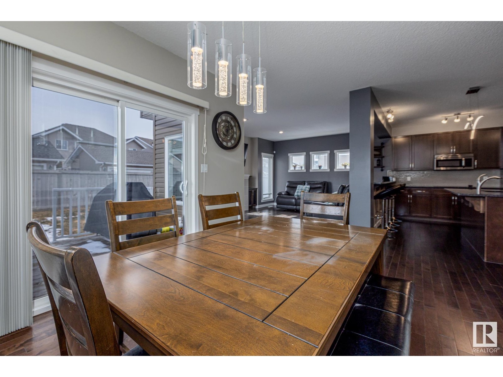 2515 Sparrow Court NW, Edmonton