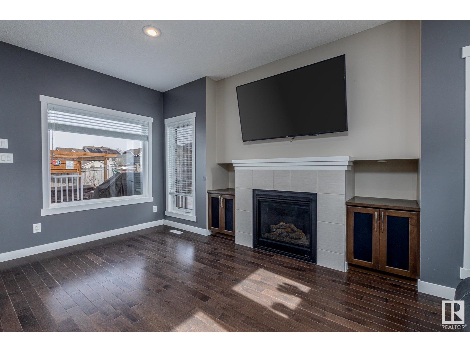 2515 Sparrow Court NW, Edmonton