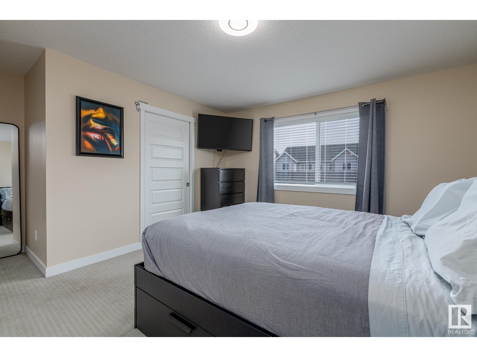 2515 Sparrow Court NW, Edmonton