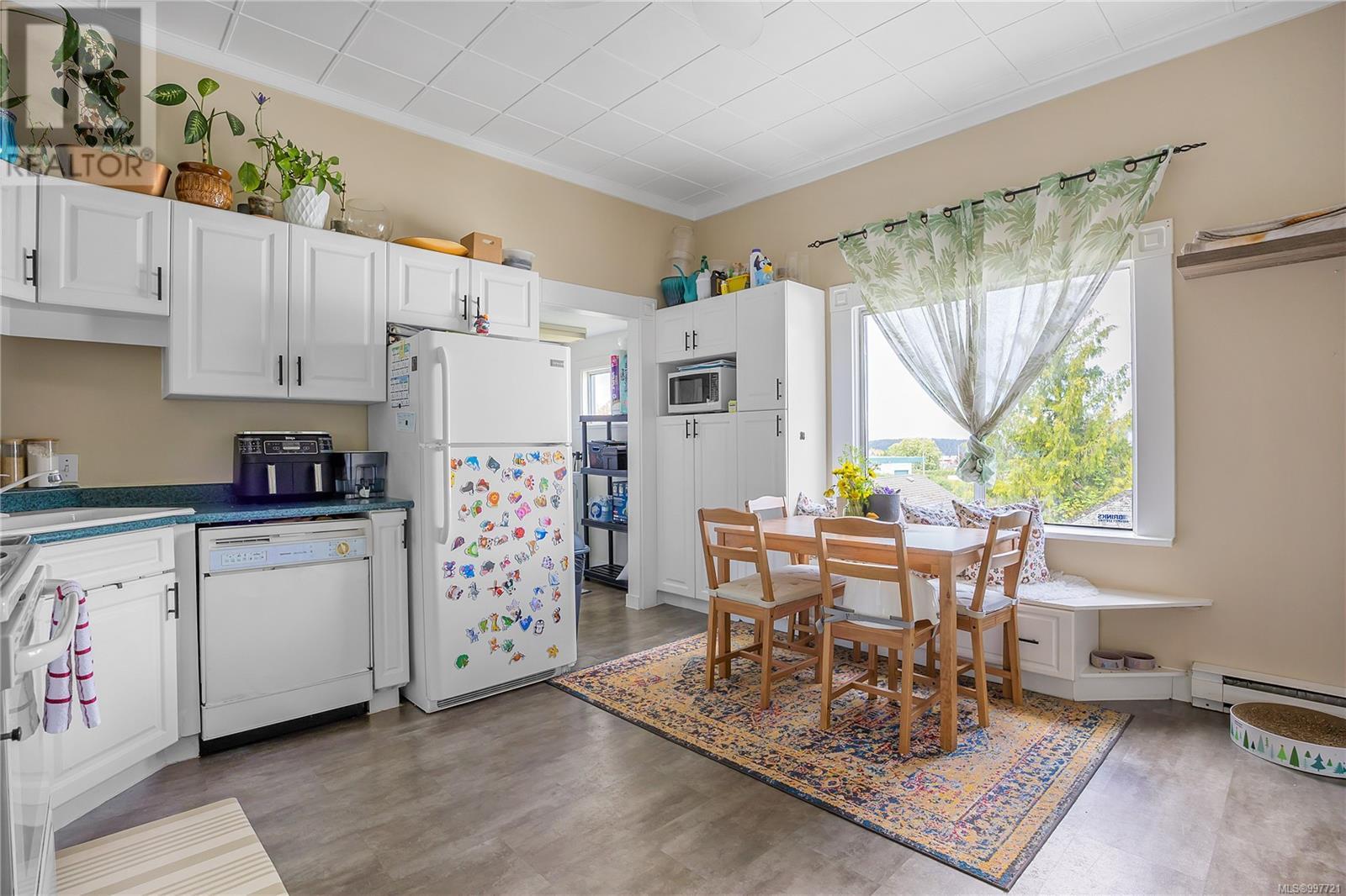 Photo 2 of 540 Kennedy St, Nanaimo BC