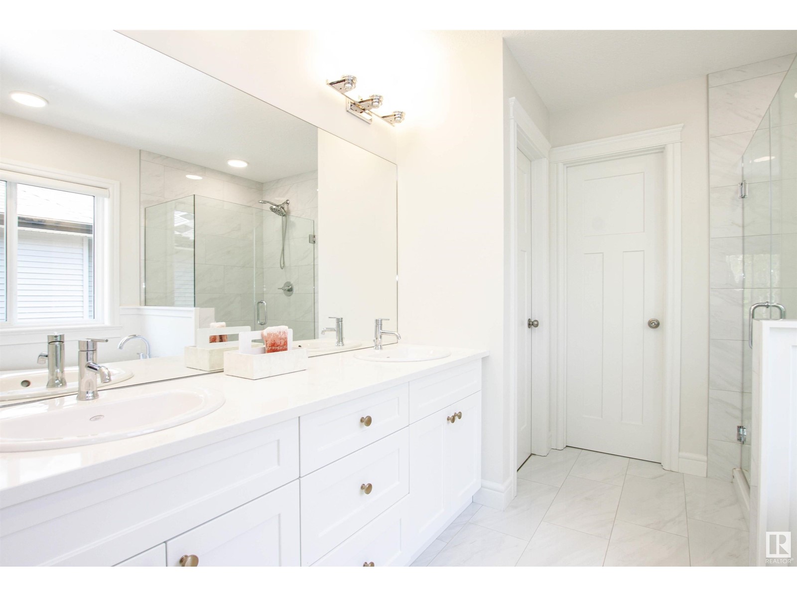 30 LADEROUTE PL, St. Albert