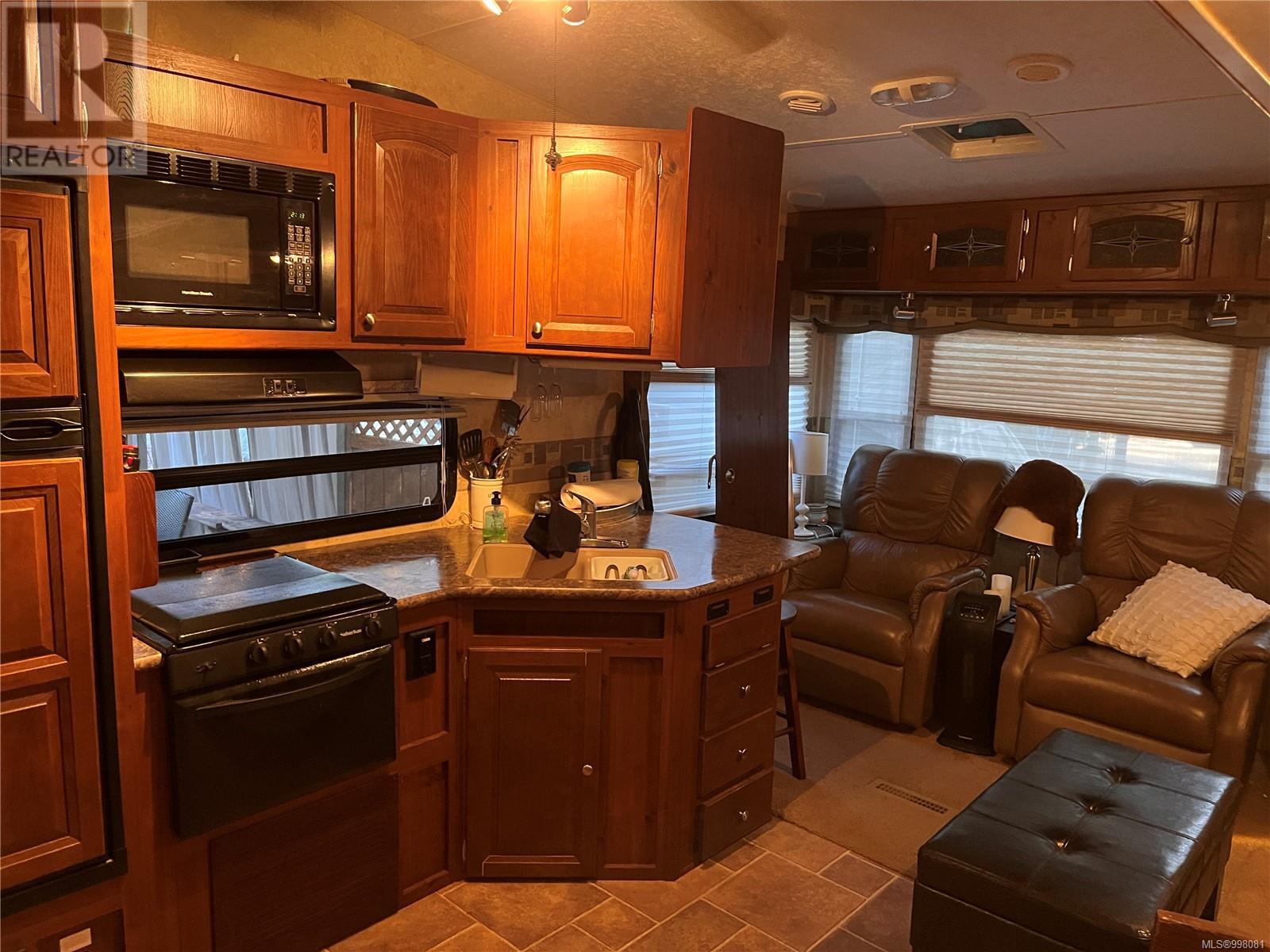 B9 10324 Lakeshore Rd, Port Alberni
