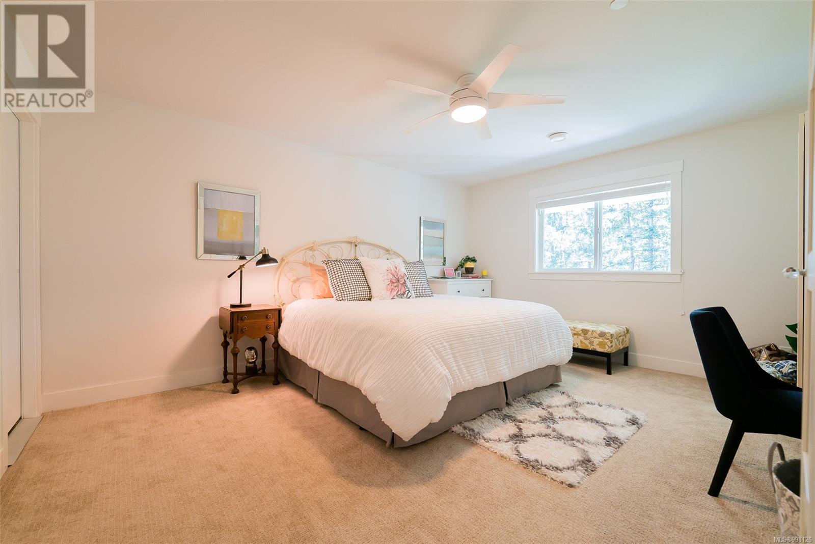 4989 Currie Pl, Nanaimo