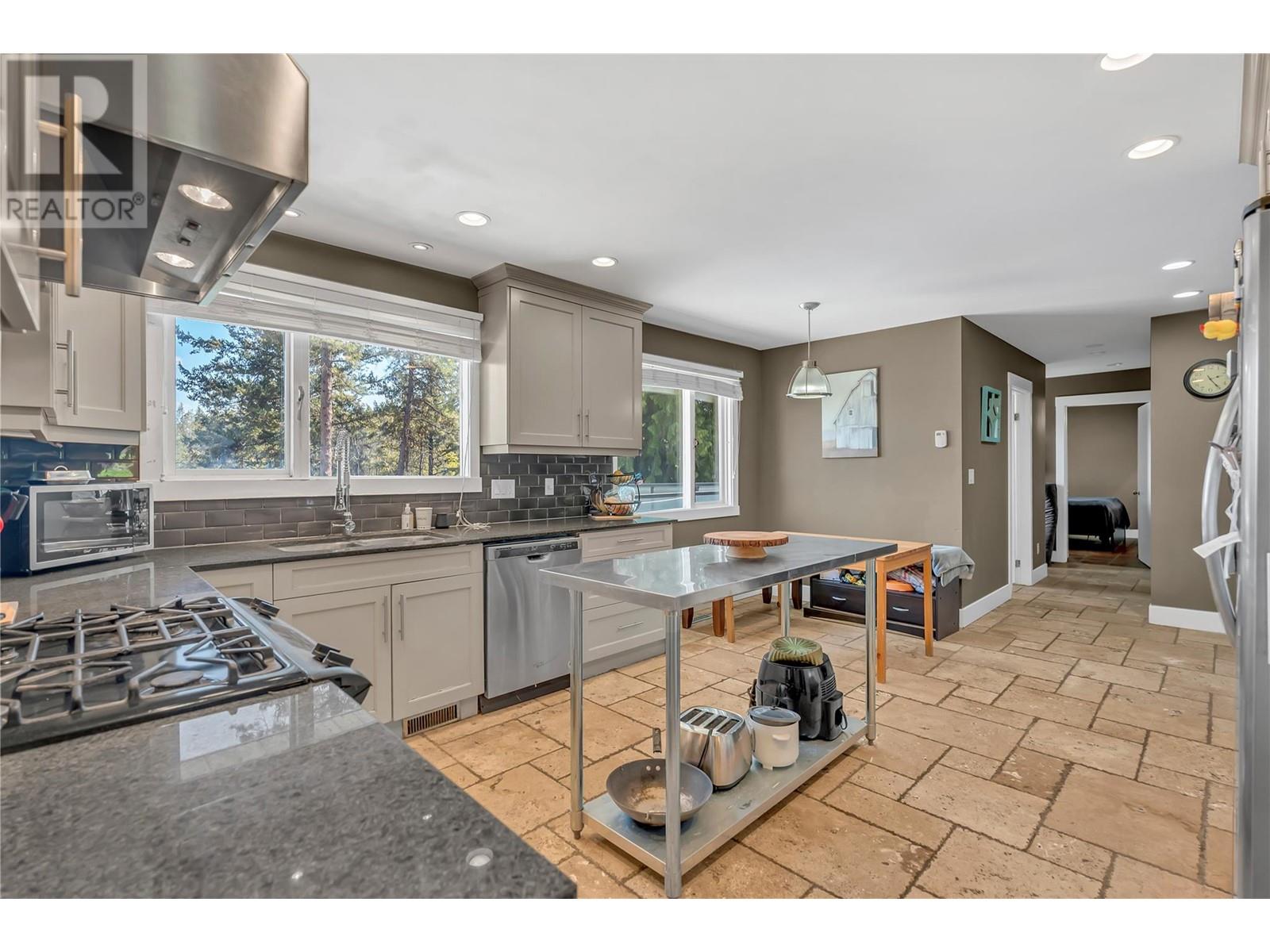  1623 Blackwood Drive, West Kelowna