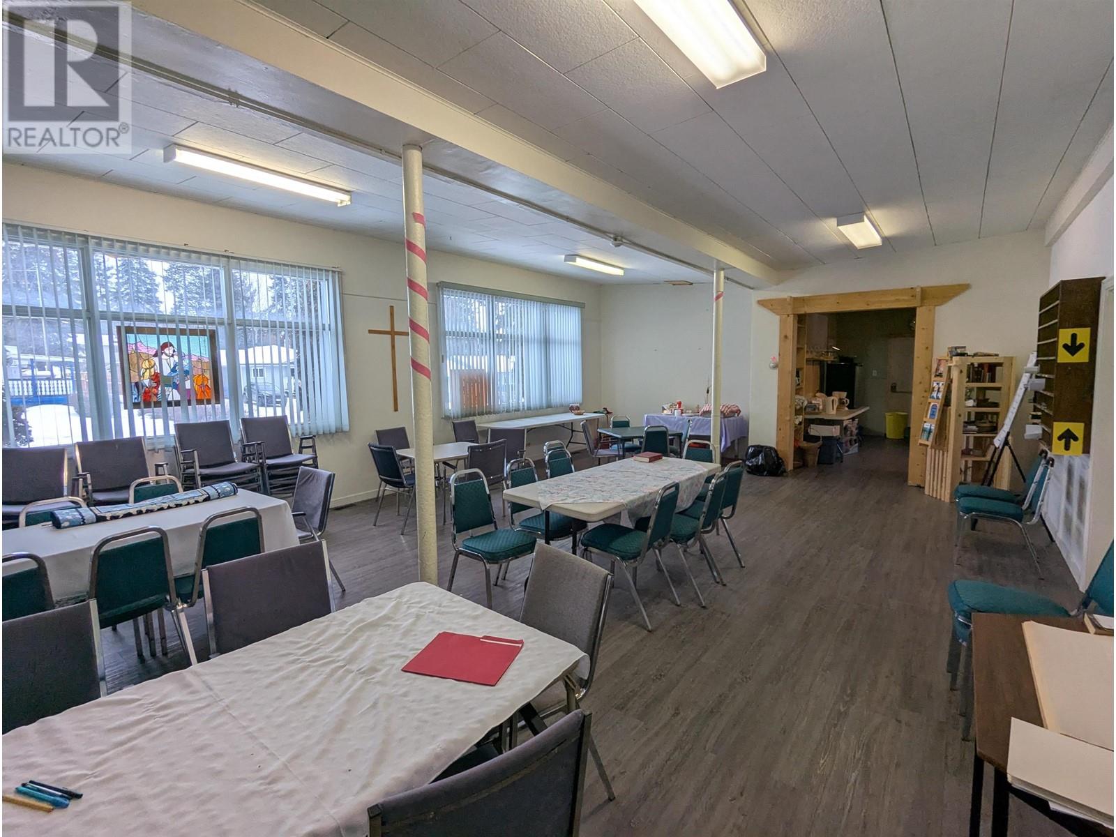 3889 8TH AVENUE, Smithers