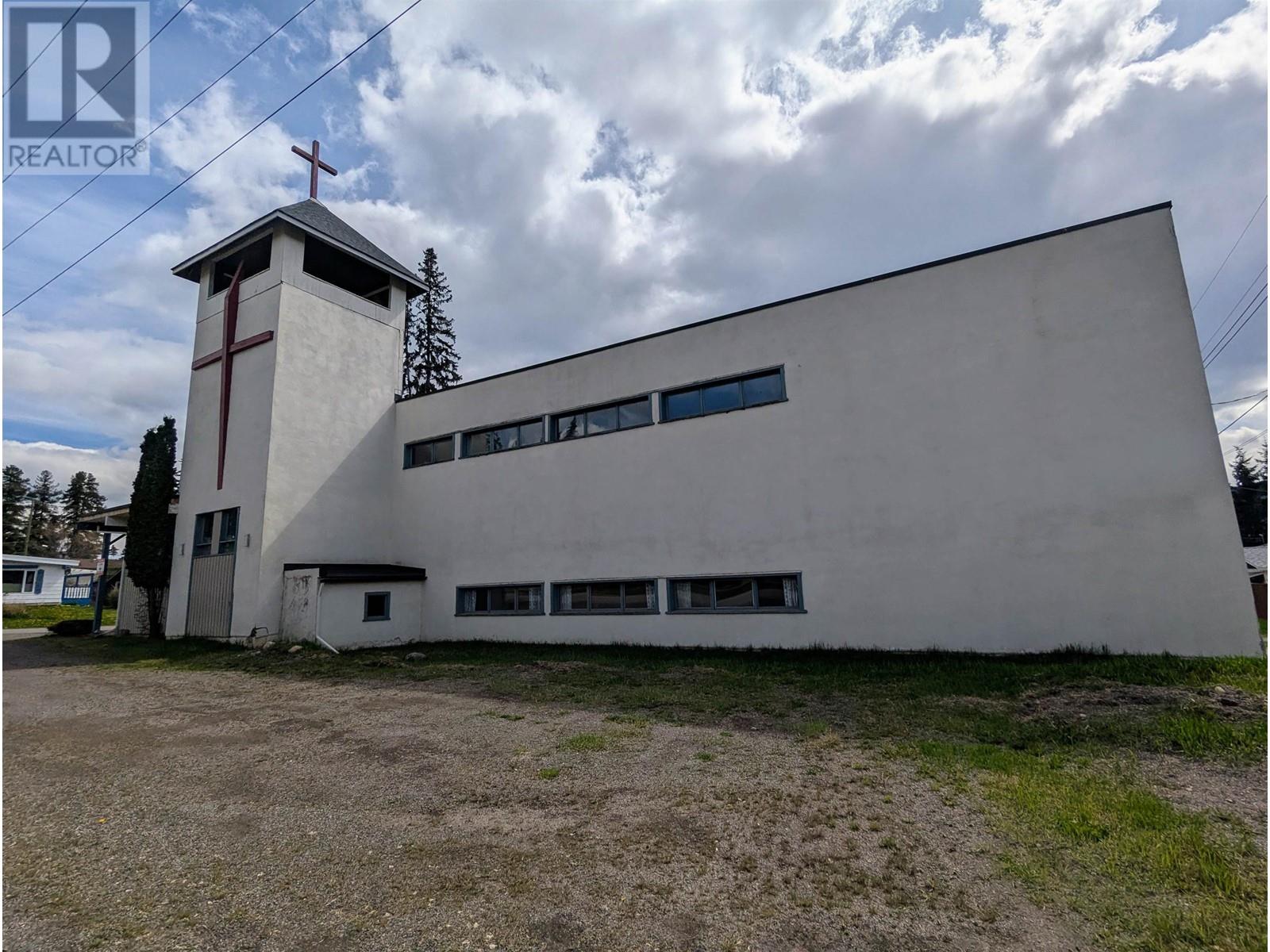 3889 8TH AVENUE, Smithers