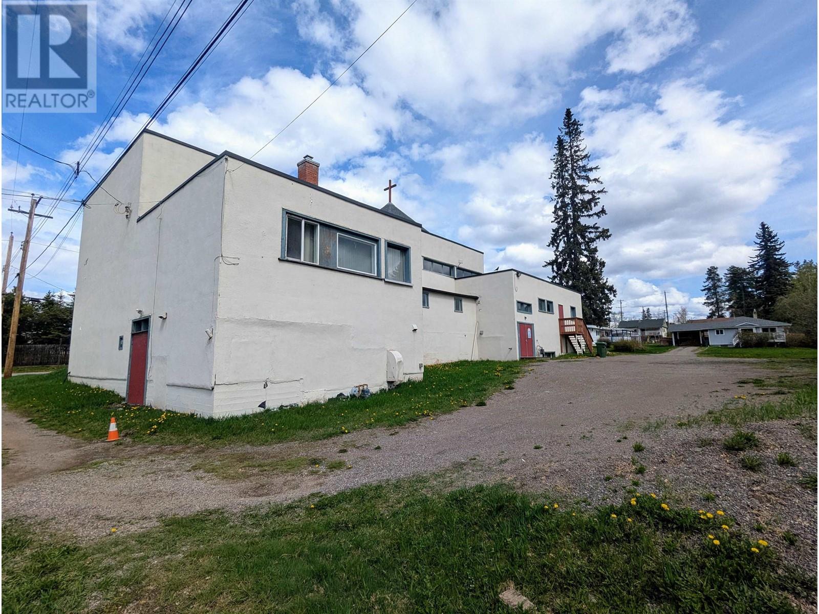 3889 8TH AVENUE, Smithers