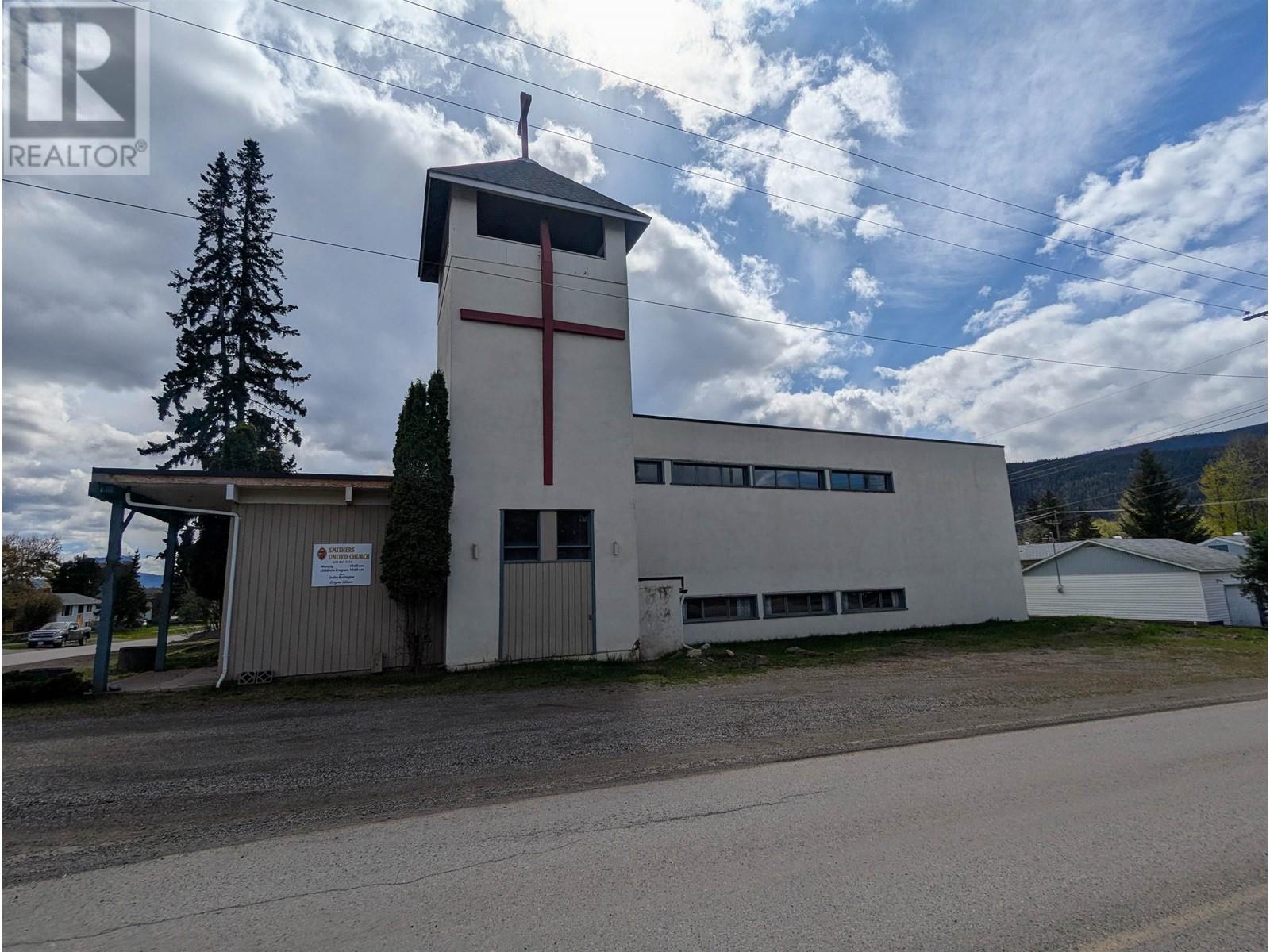 3889 8TH AVENUE, Smithers