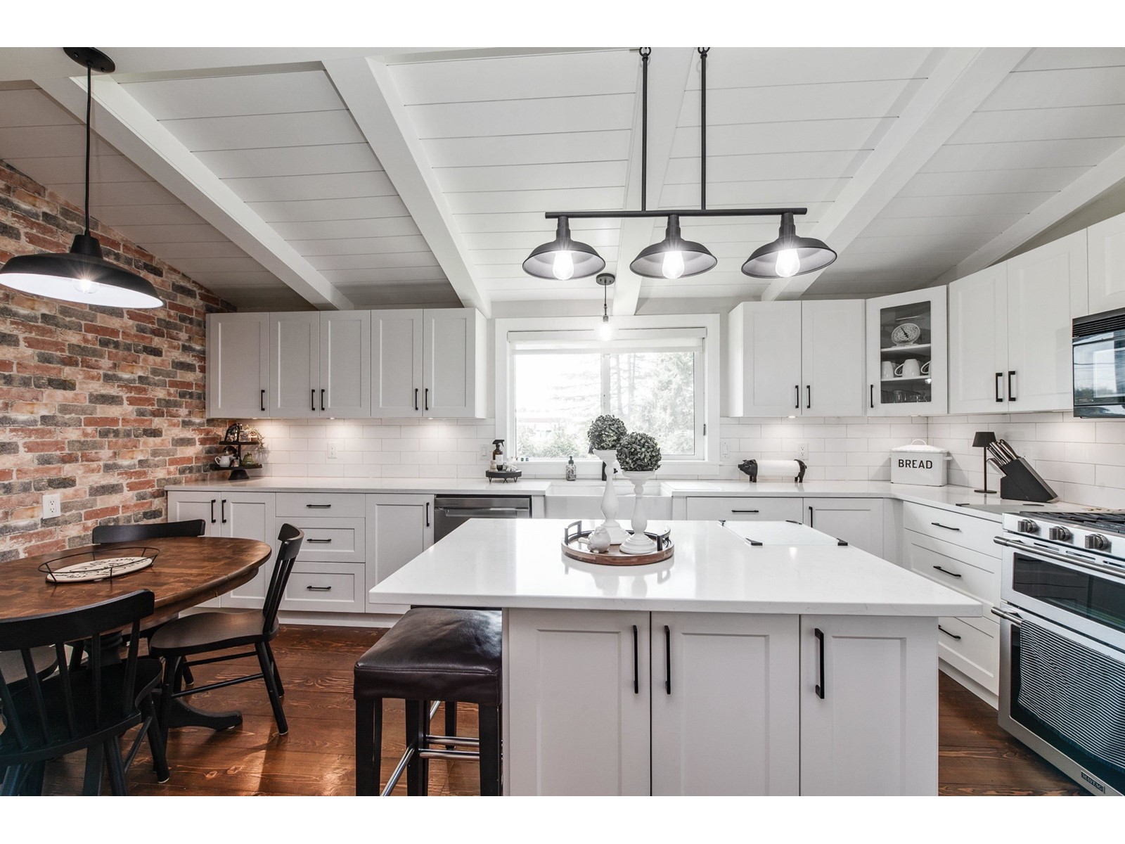 Photo 11 of 22285 64 Avenue, Langley BC