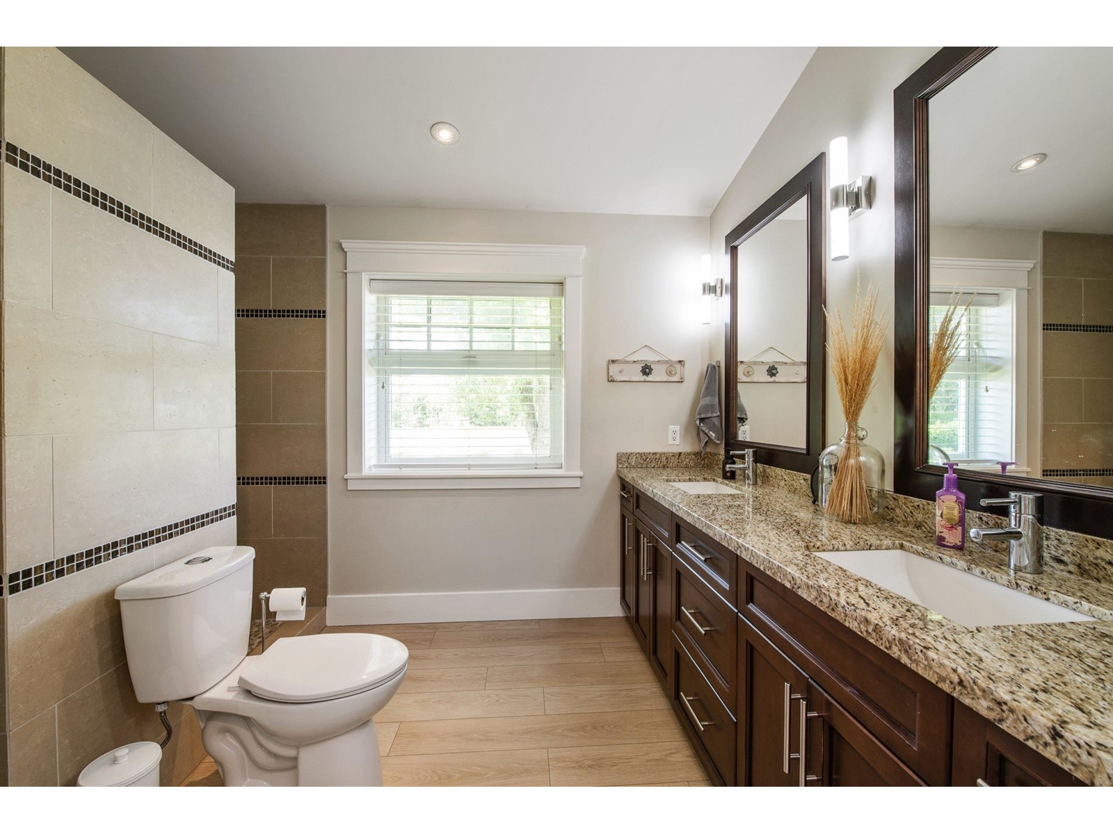 Photo 16 of 22285 64 Avenue, Langley BC