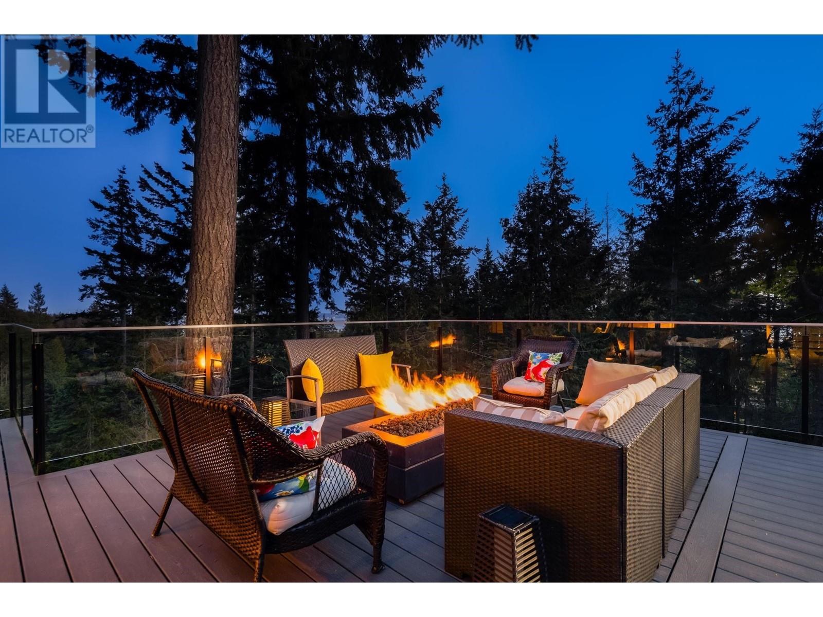 4044 ALMONDEL ROAD, West Vancouver
