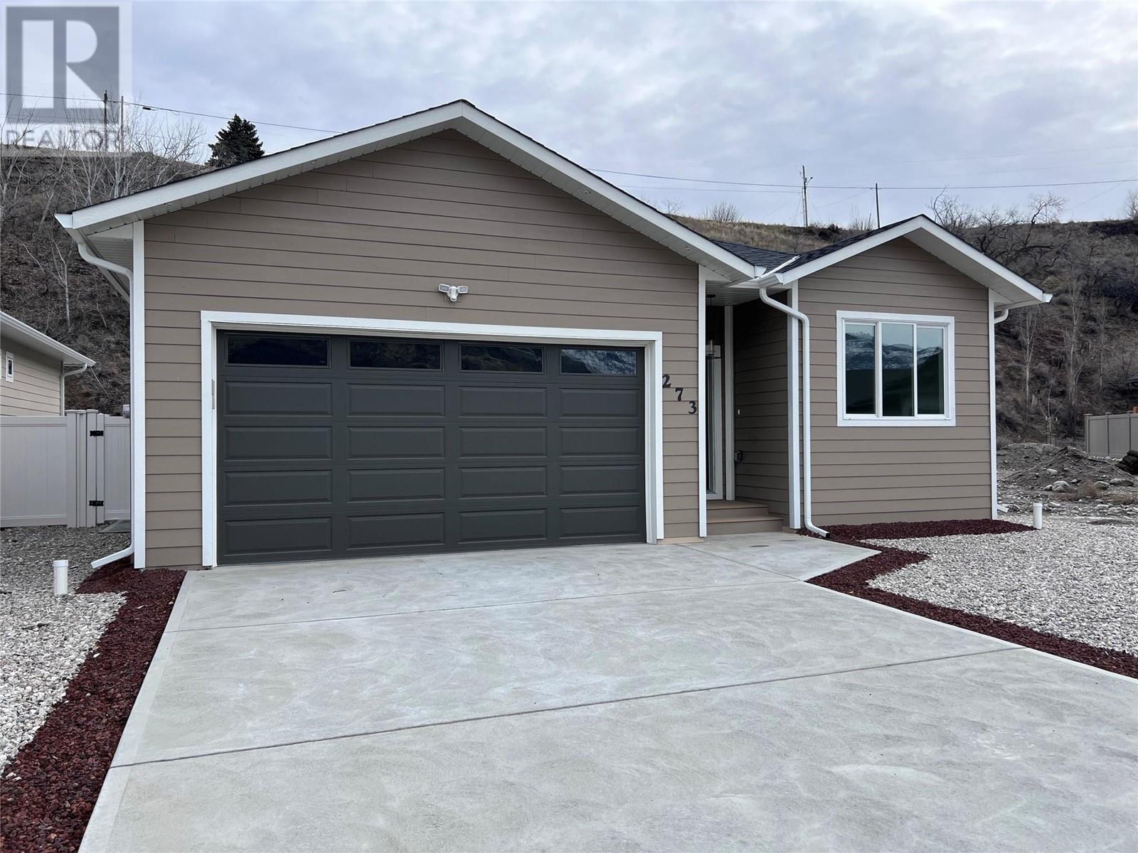 285 Bentgrass Avenue, Oliver