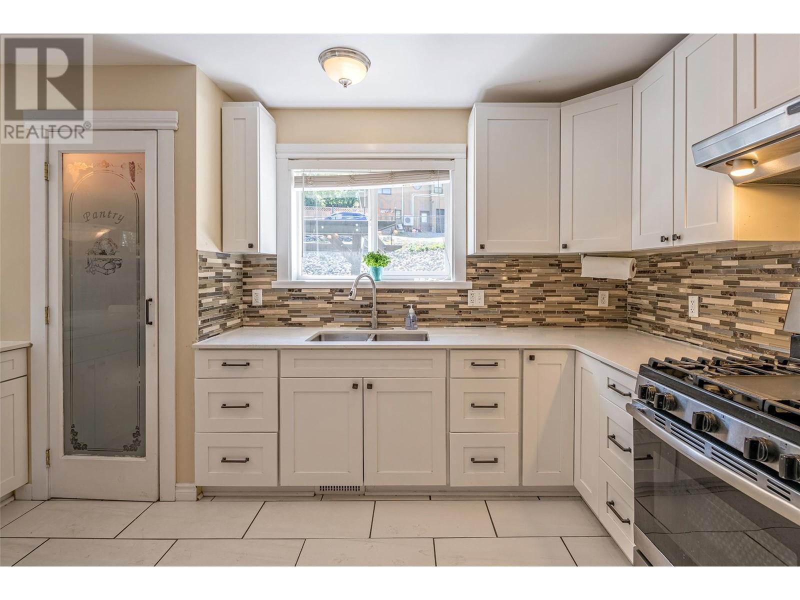  10718 Pinecrest Road, Vernon