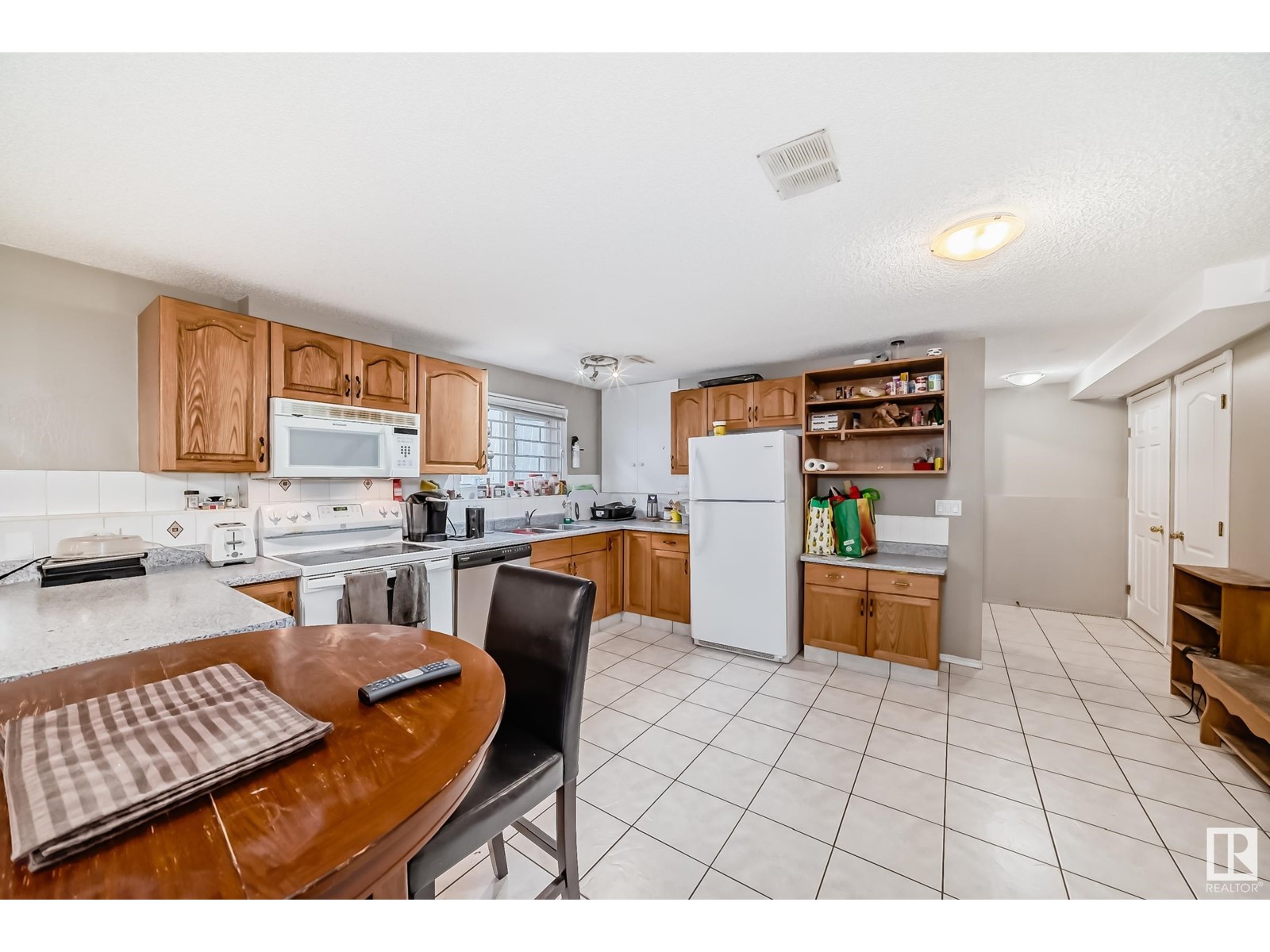 15330 99 AV NW, Edmonton