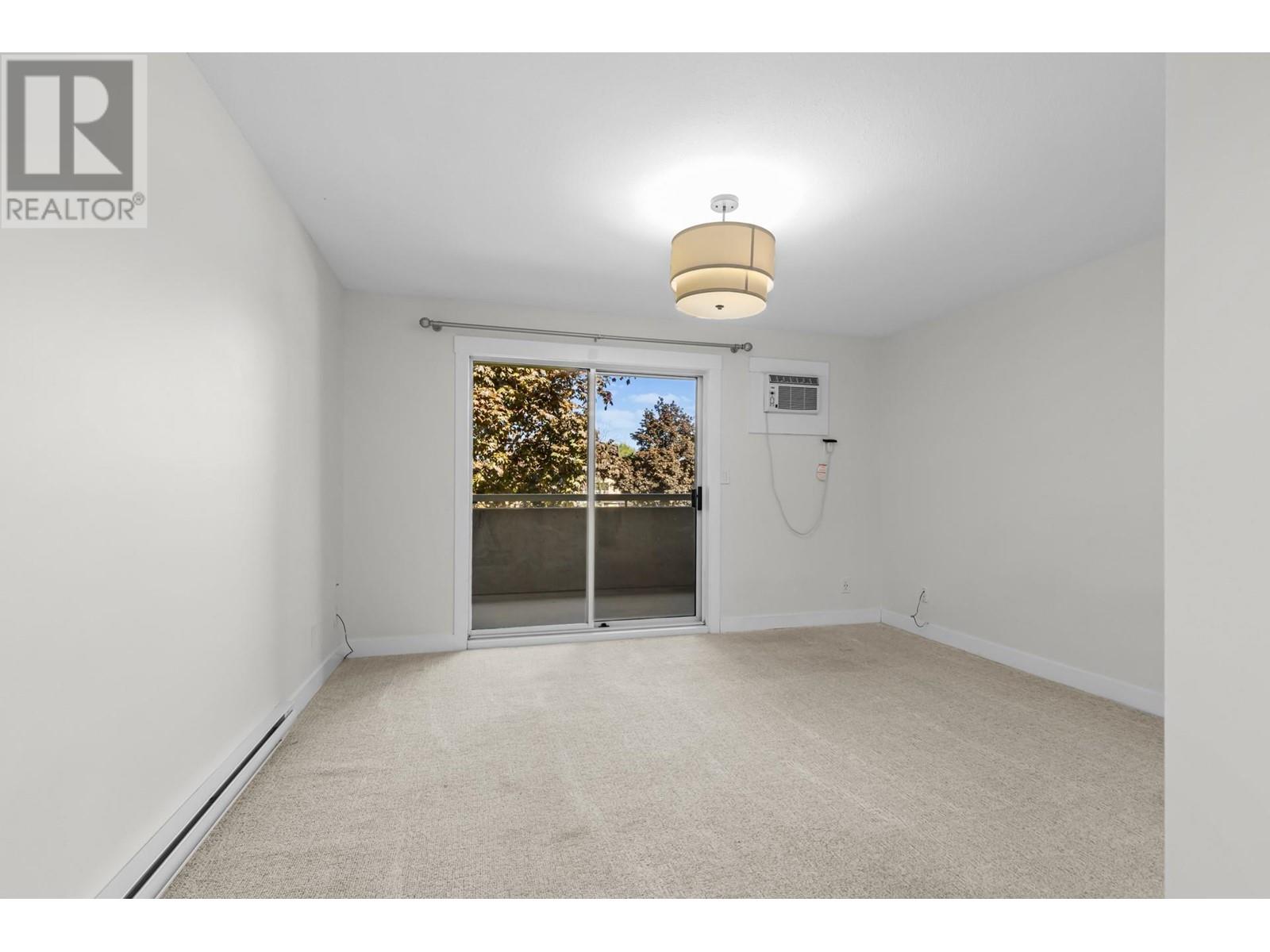 263 3854 Gordon Drive, Kelowna