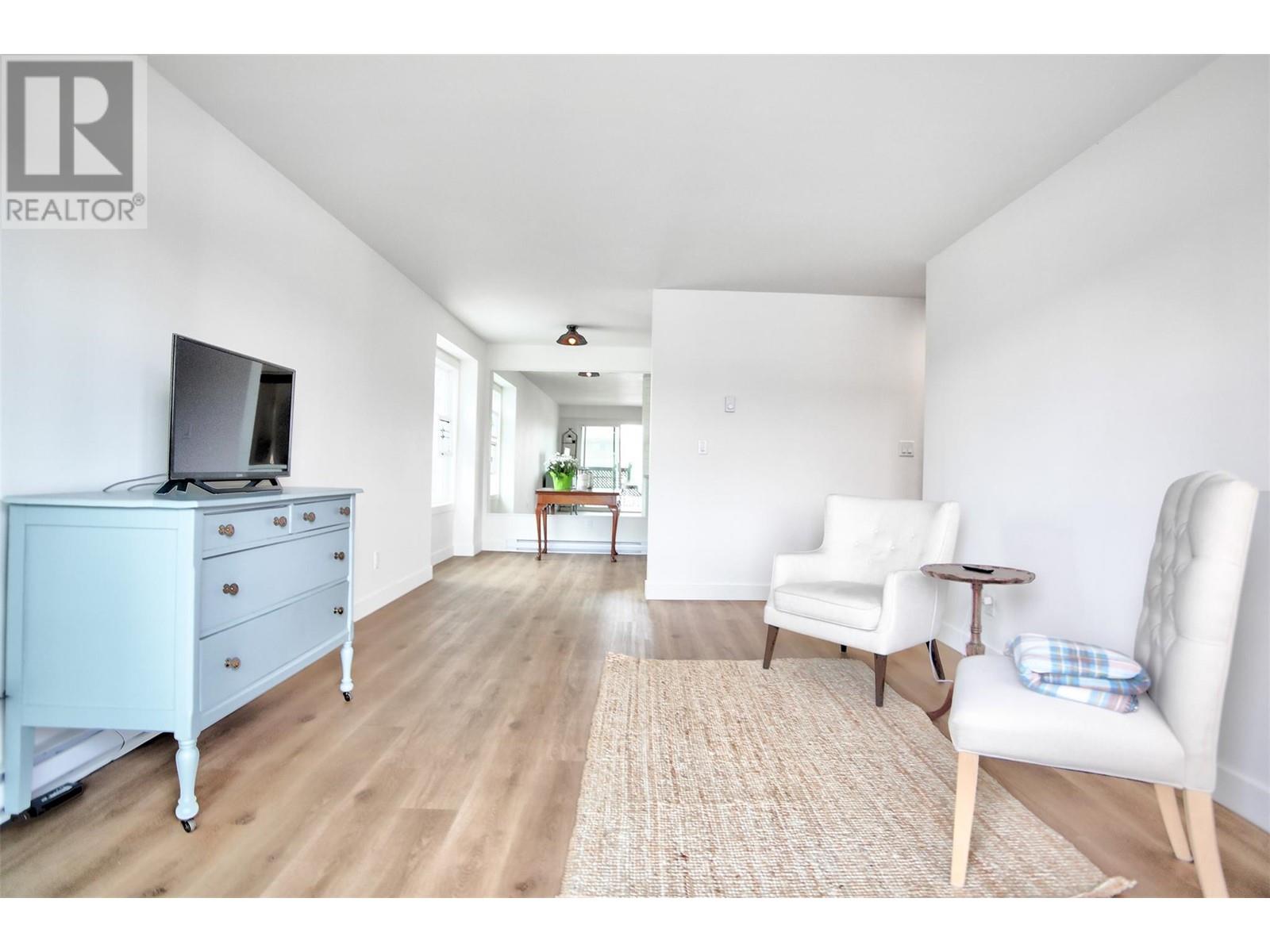 202 95 WINNIPEG Street, Penticton
