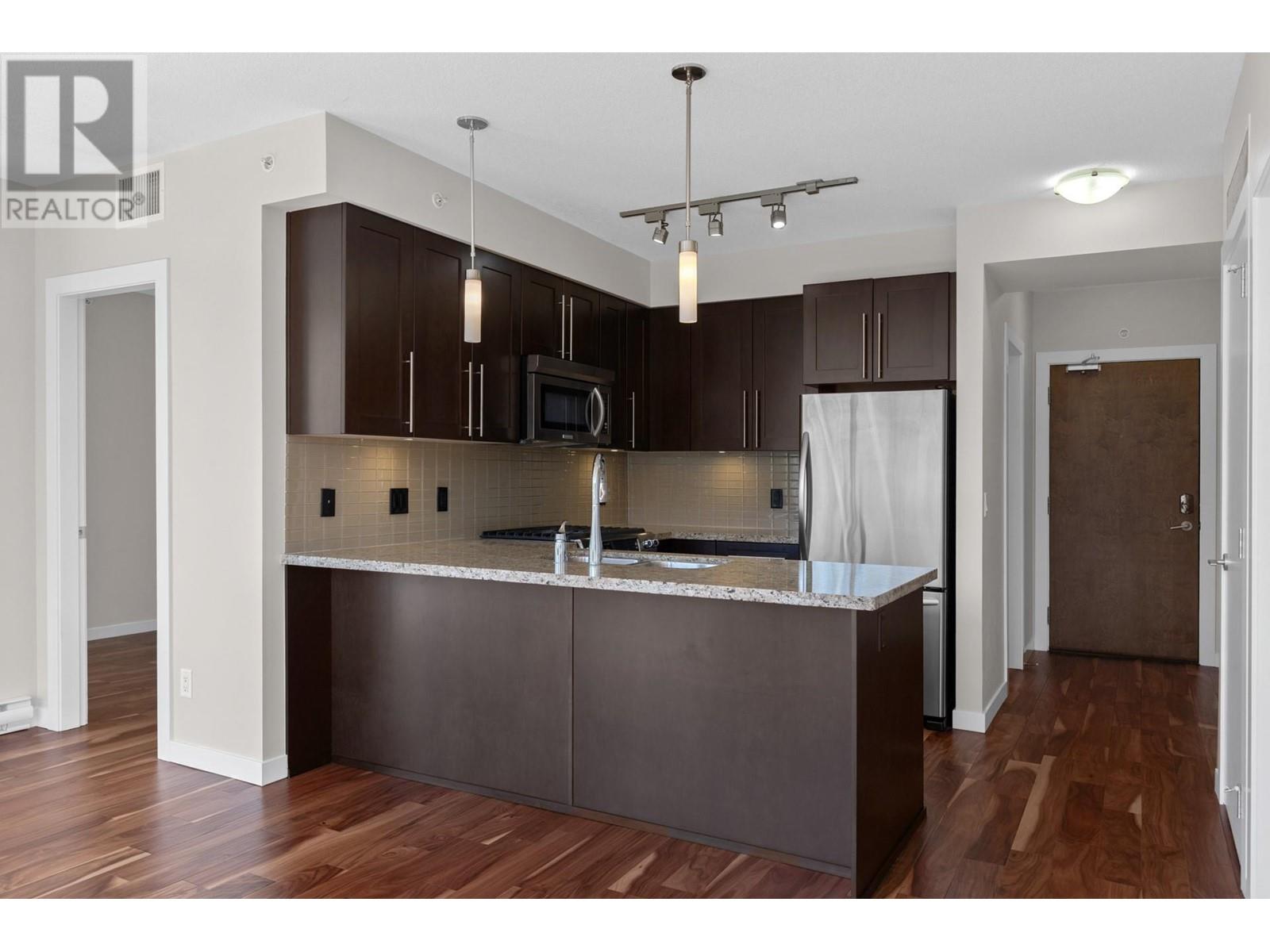 407 1075 Sunset Drive, Kelowna