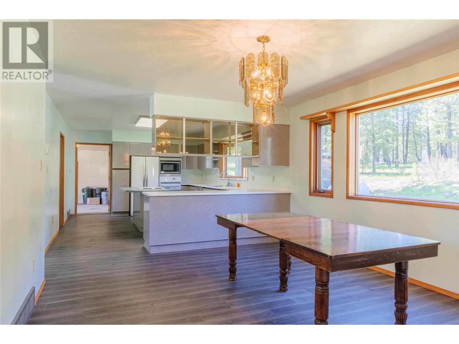 3200 Highway 93/95 Highway, Canal Flats