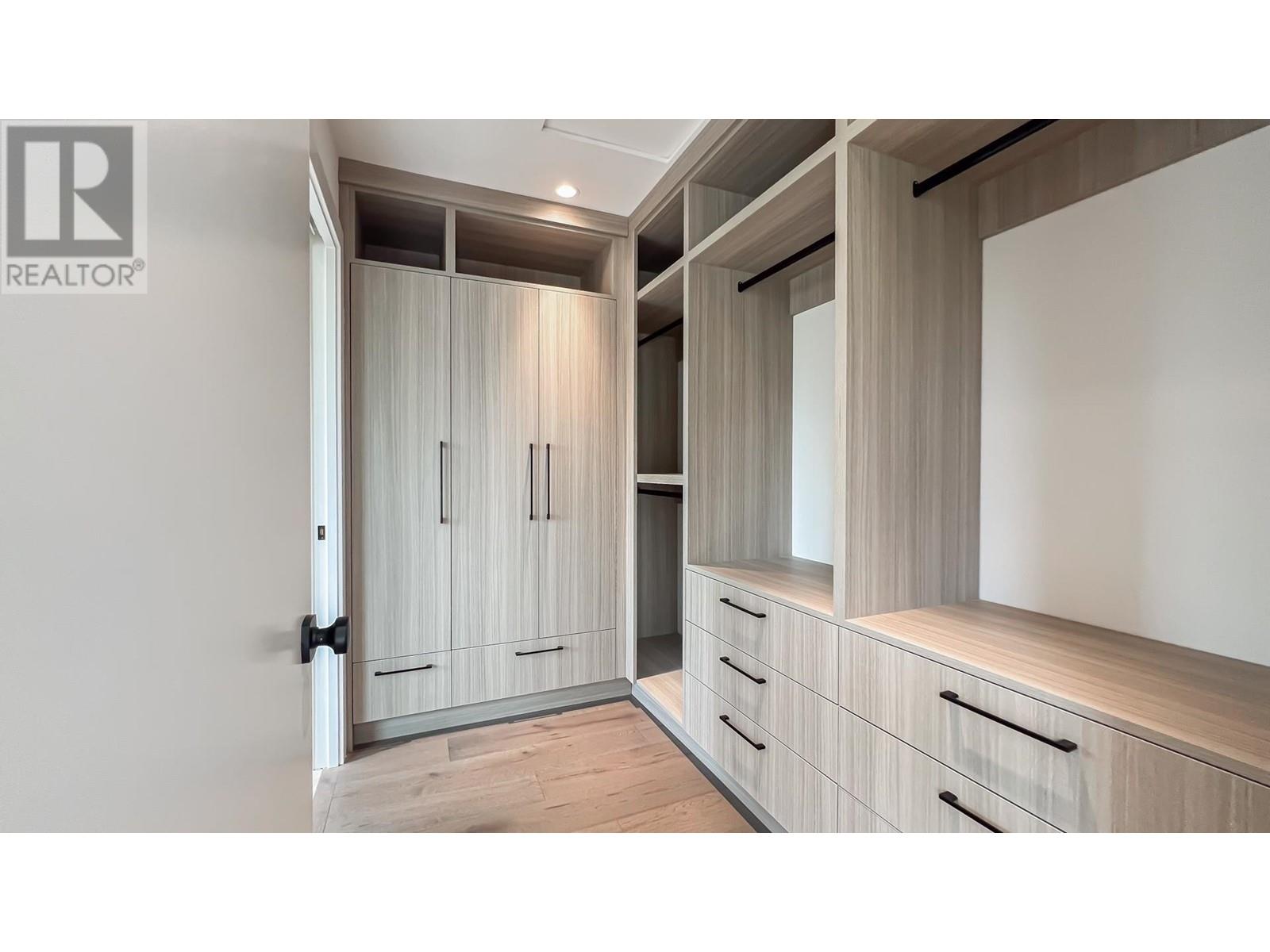 3760 SHUSWAP Avenue, Richmond