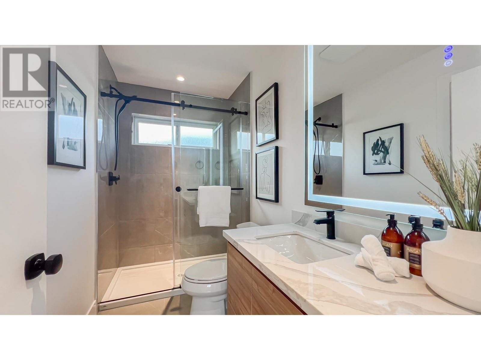 3760 SHUSWAP Avenue, Richmond