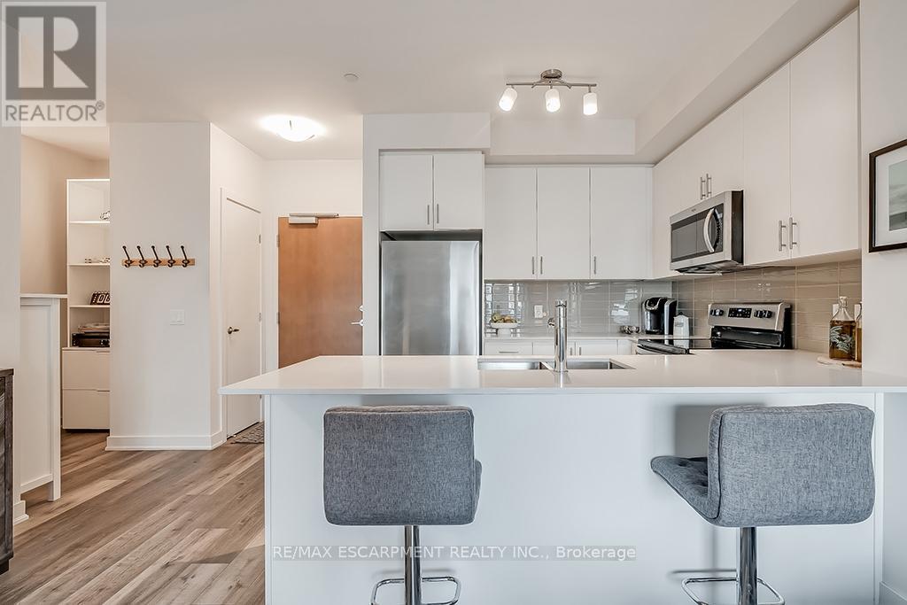 Photo 14 of 502 320 Plains Road E, Burlington ON