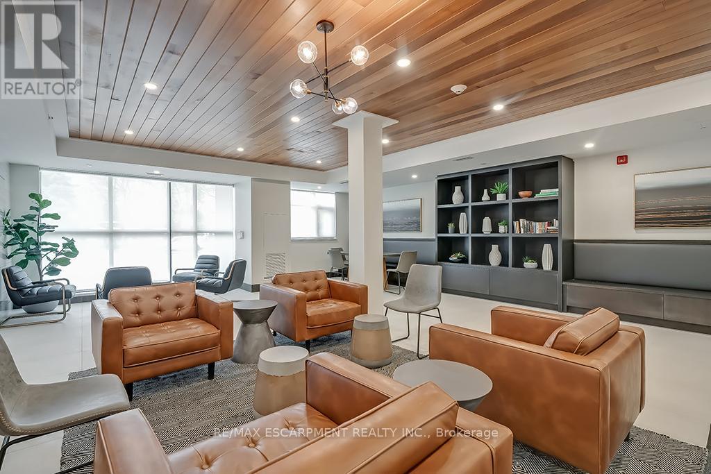 Photo 5 of 502 320 Plains Road E, Burlington ON