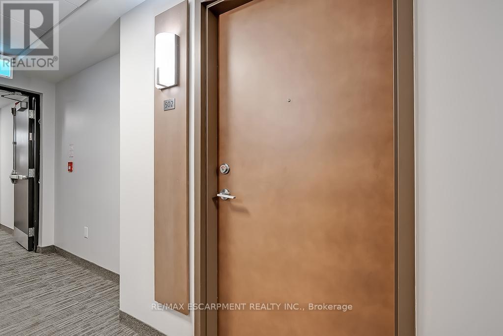 Photo 7 of 502 320 Plains Road E, Burlington ON