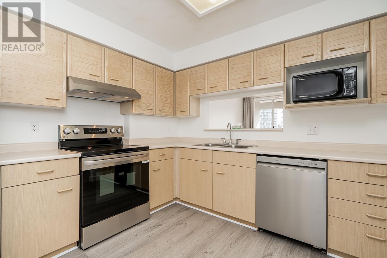 Photo 9 of 1106 1180 Pinetree Way, Coquitlam BC
