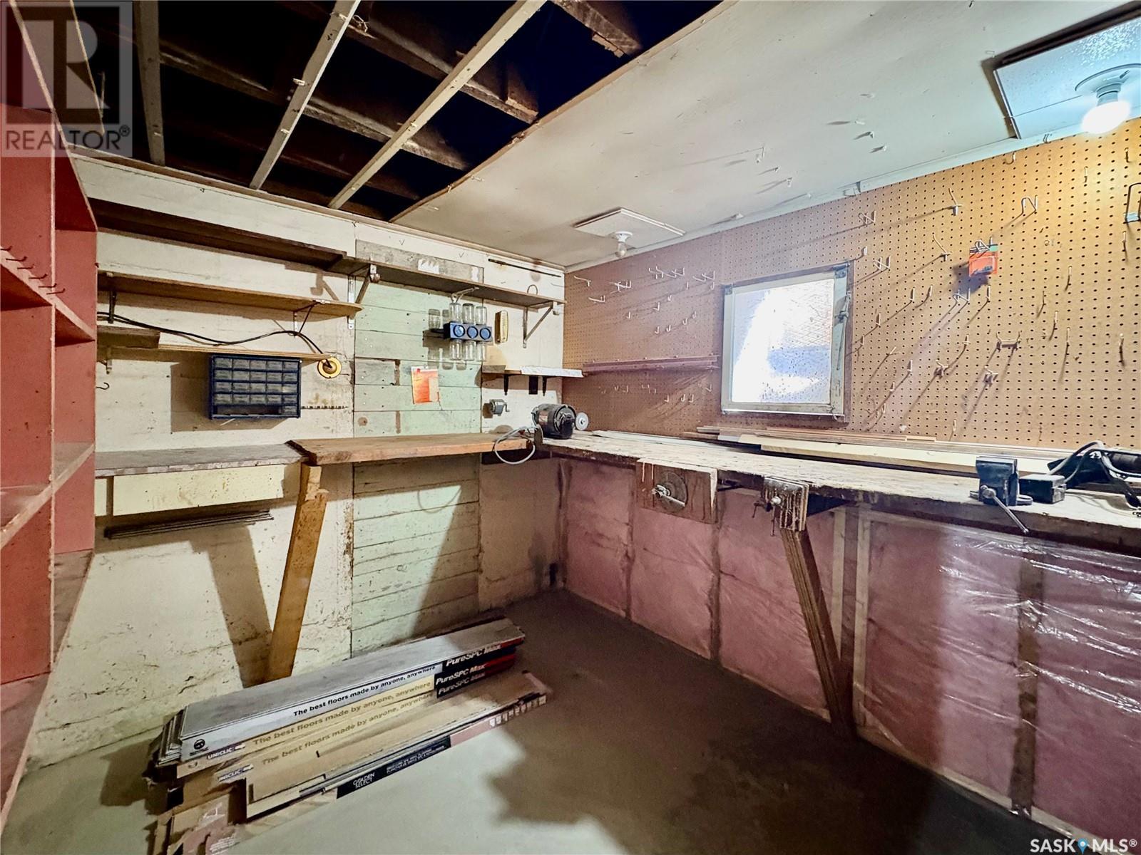 Photo 16 of 215 Ominica Street W, Moose Jaw SK