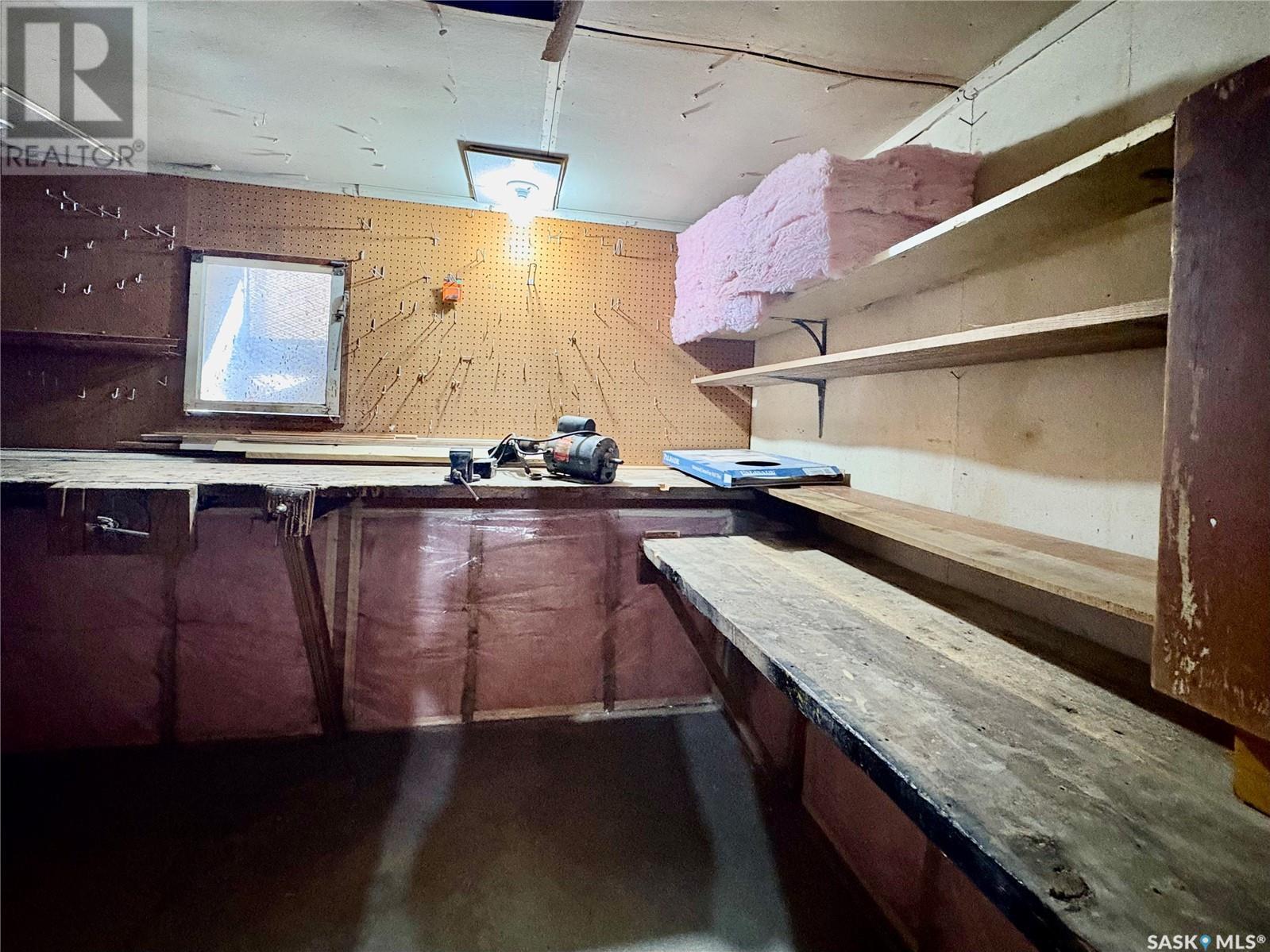 Photo 13 of 215 Ominica Street W, Moose Jaw SK
