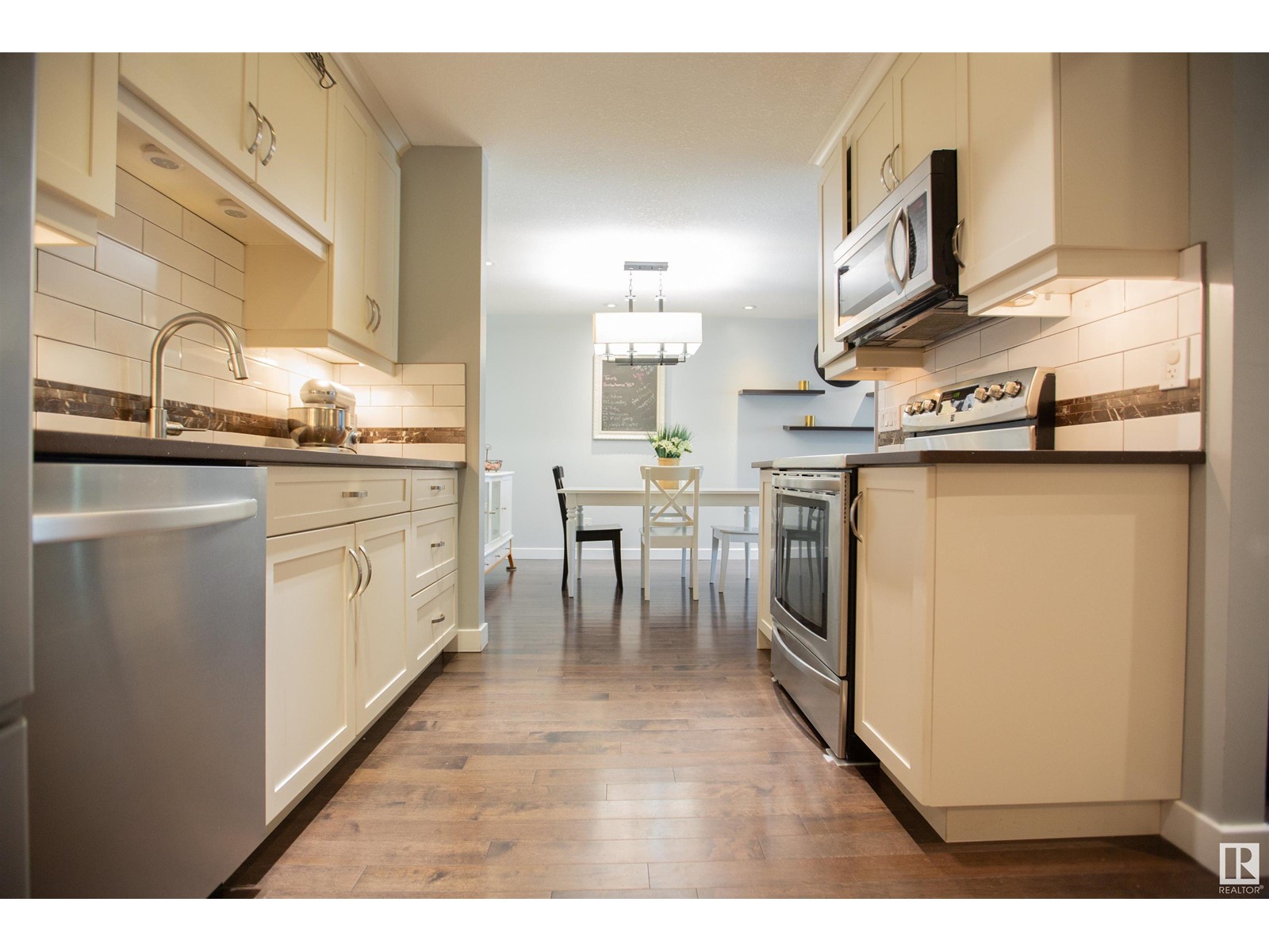 #10 3111 142 AV NW, Edmonton