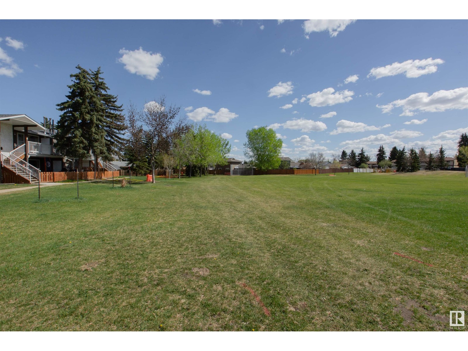 #10 3111 142 AV NW, Edmonton